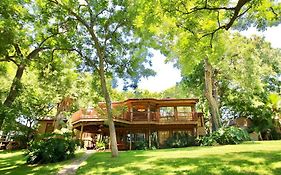 The River Haven - Sleeps 32 - On Guadalupe River