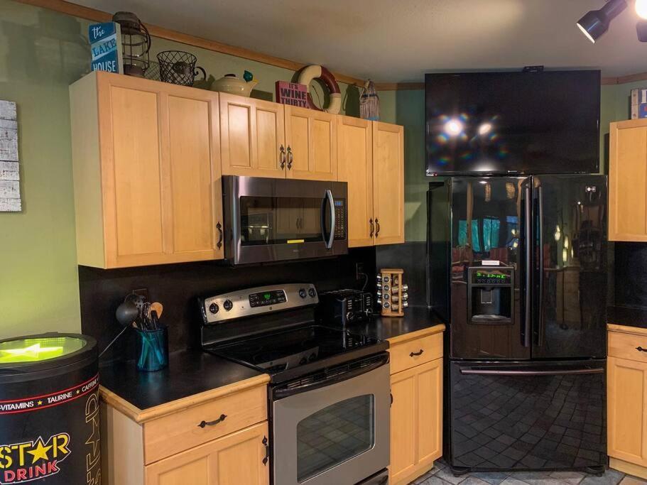 The River Haven - Sleeps 32 - On Guadalupe River Seguin Exterior photo