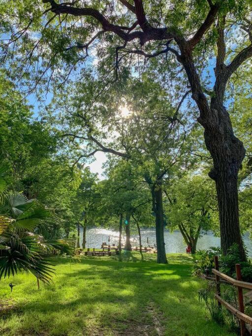 The River Haven - Sleeps 32 - On Guadalupe River Seguin Exterior photo