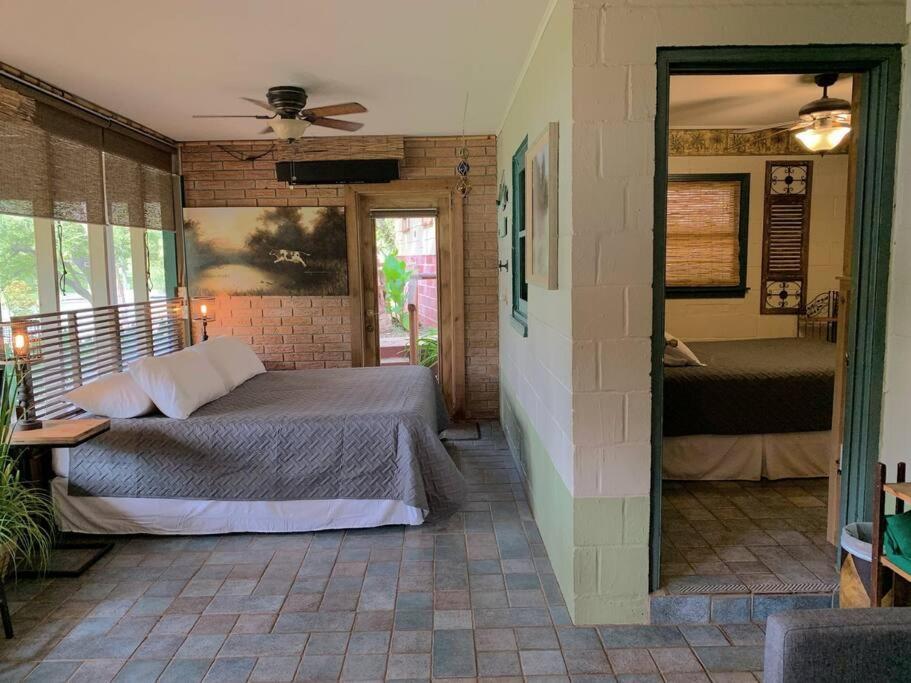The River Haven - Sleeps 32 - On Guadalupe River Seguin Exterior photo