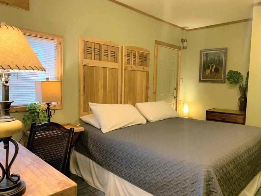 The River Haven - Sleeps 32 - On Guadalupe River Seguin Exterior photo
