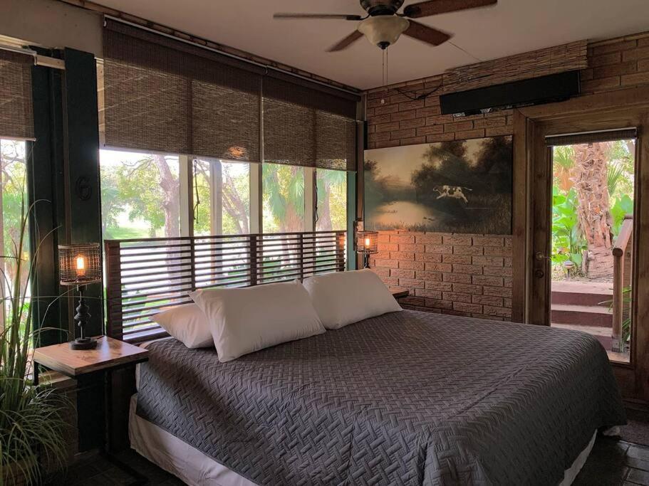 The River Haven - Sleeps 32 - On Guadalupe River Seguin Exterior photo