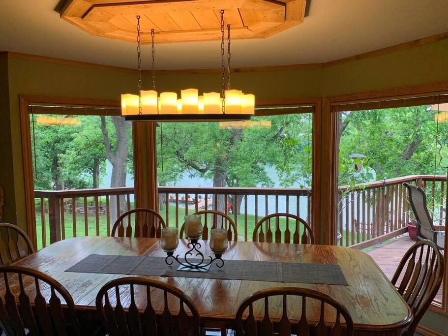 The River Haven - Sleeps 32 - On Guadalupe River Seguin Exterior photo