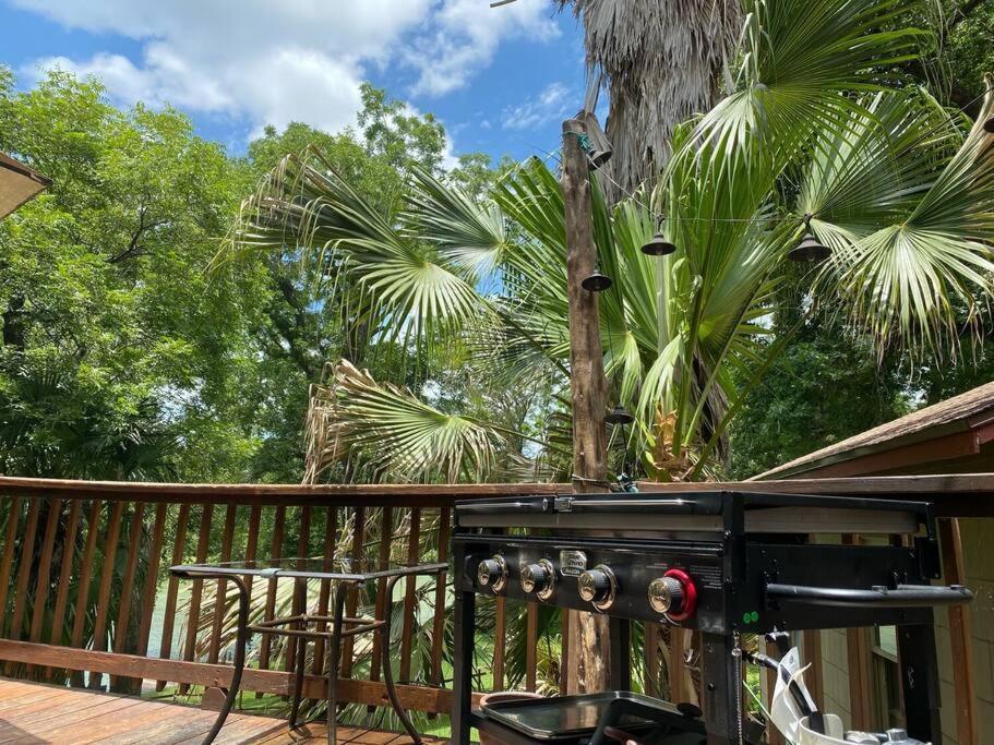 The River Haven - Sleeps 32 - On Guadalupe River Seguin Exterior photo
