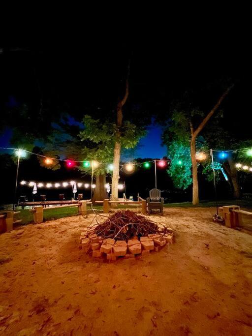 The River Haven - Sleeps 32 - On Guadalupe River Seguin Exterior photo